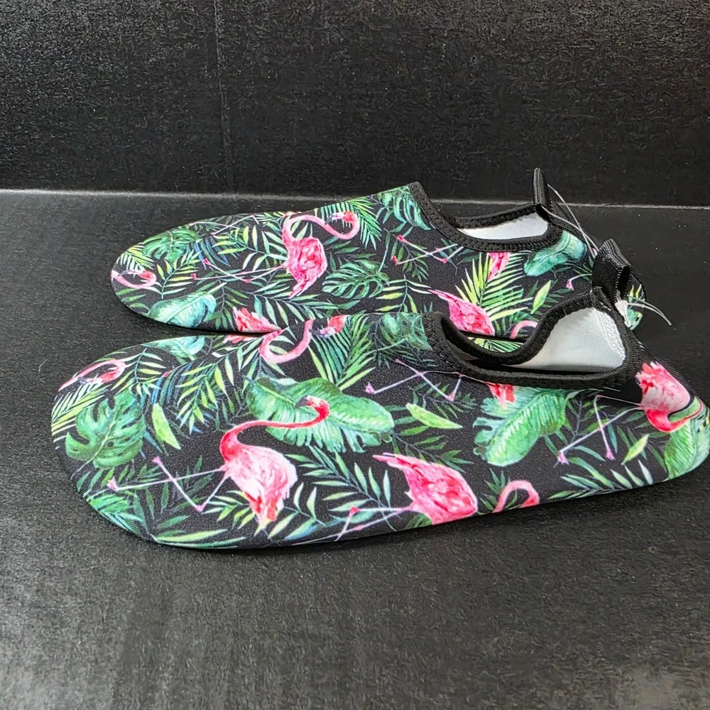 Tropical Flamingo Print Water Shoes Aqua Socks SlipOn Size 42/43 Unisex Packable